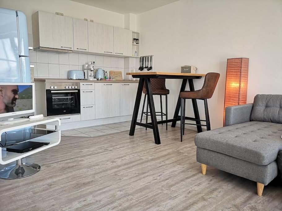 Surforama De Feine Stuuv In Orth Mit Meerblick Fehmarn Exterior foto